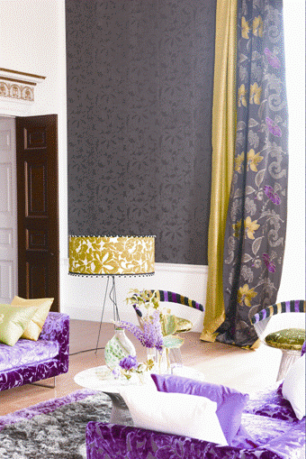 Moderní bytový textil se světle i tmavě fialovými prvky